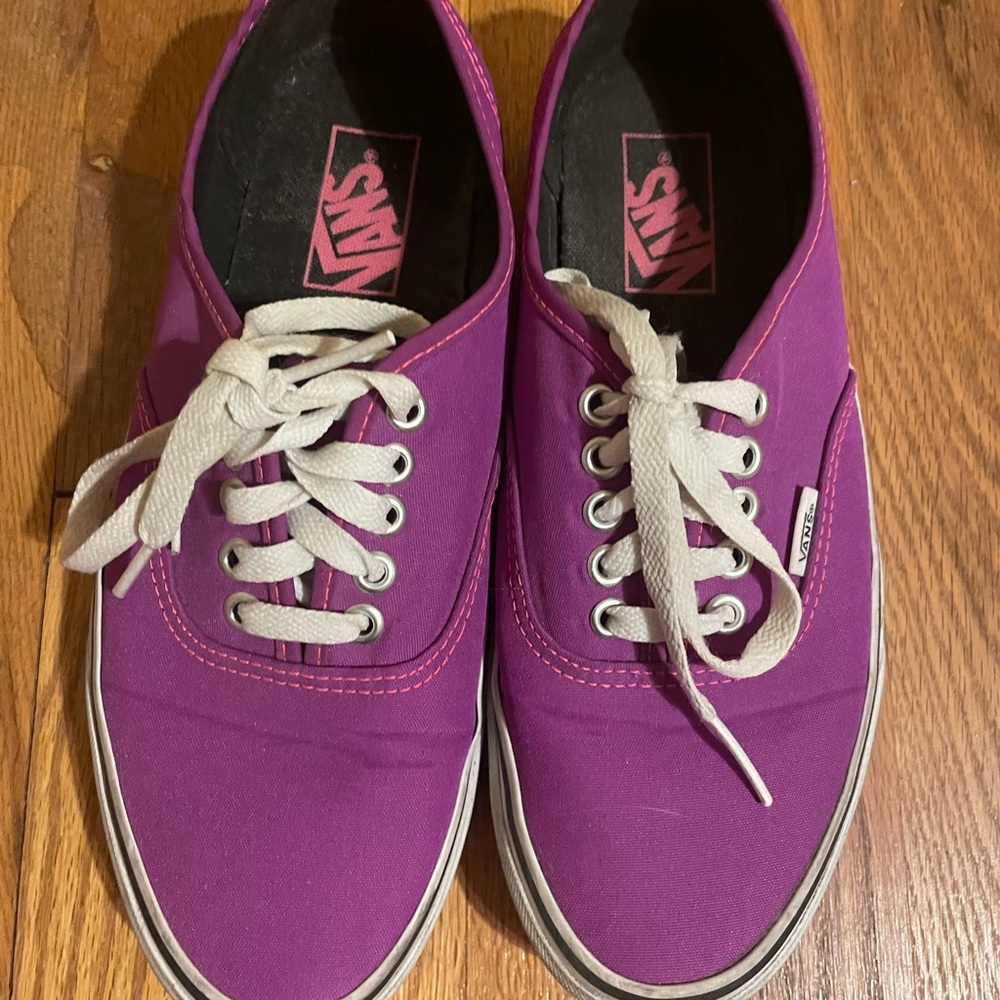 Vans Fuchsia Canvas Shoes with White Laces